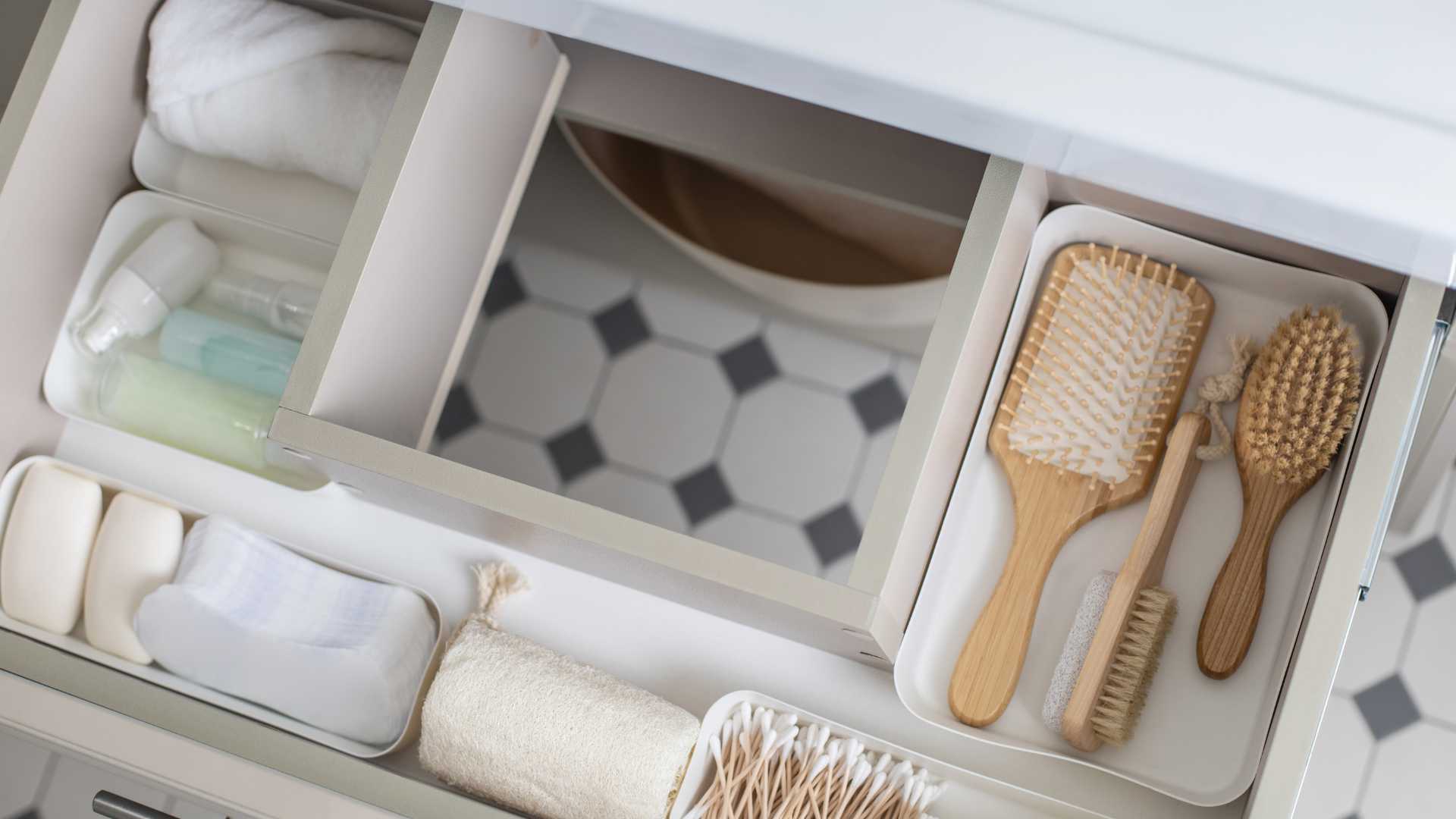 Organizing a Bathroom Drawer